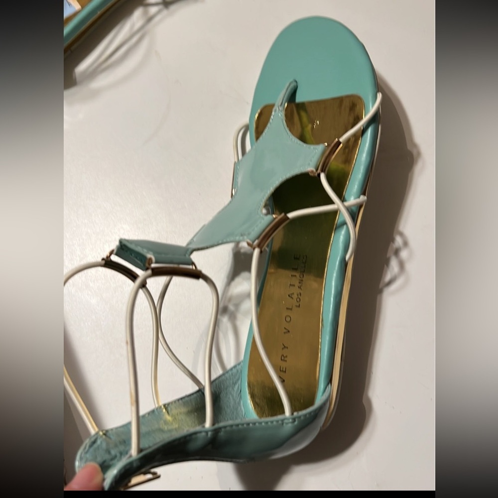 VERY VOLATILE LOS ANGELES GLADIATOR SANDALS RETAIL $90 - Picture 2 of 6